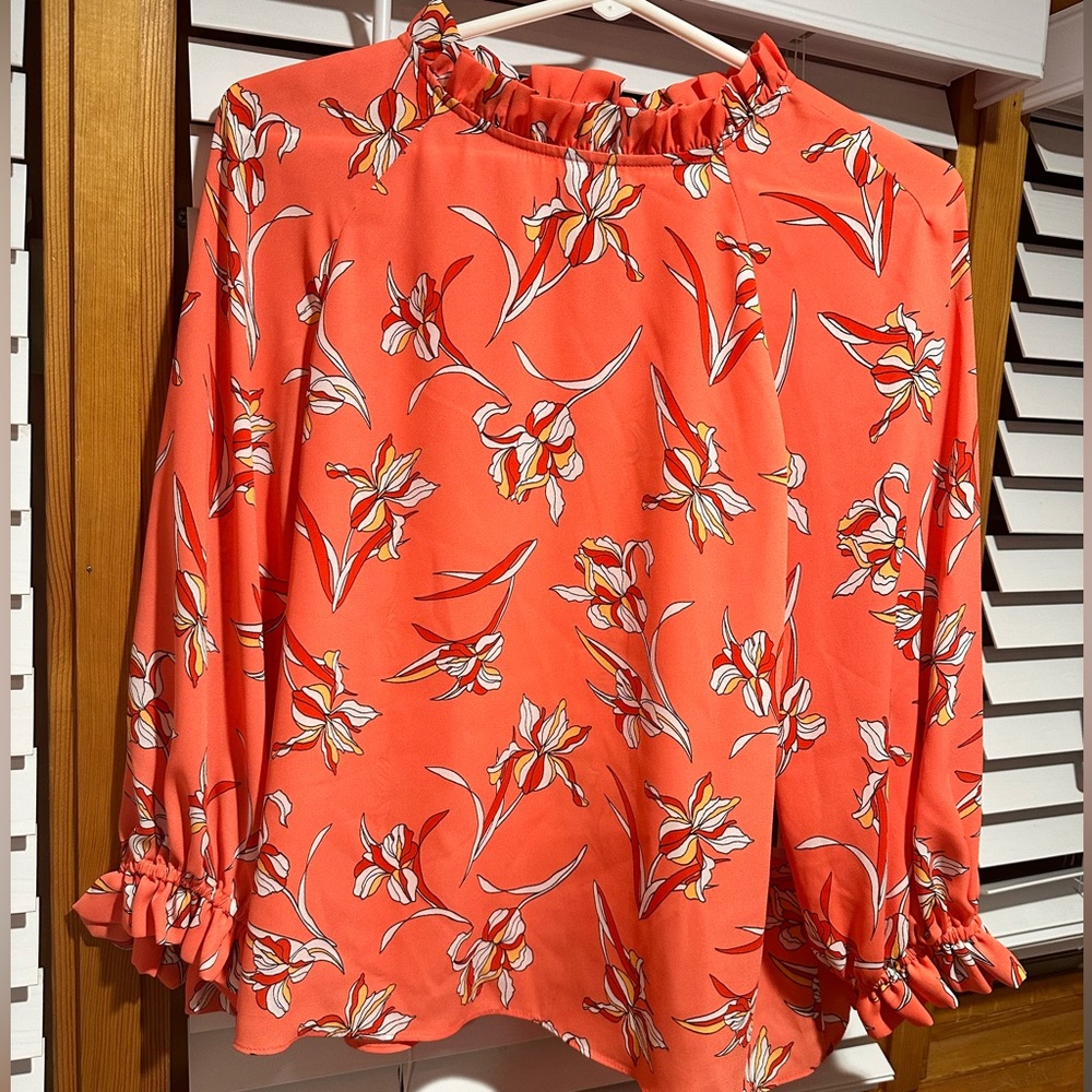 NWT lightweight top